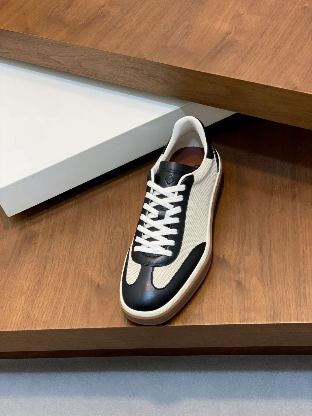 💰760 Loro Piana - Classic casual shoes, men's lace-up casual shoes and sneakers, high-quality lightweight and comfortable fabrics, suitable for outdoor leisure, the color scheme is young and energetic, and it looks great with sportswear or casual suits! Code number: 39-44 (38, 45, 46, can be customized)